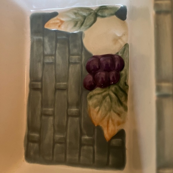 Pfaltzgraff Jamberry Basketweave 14” rectangular 3-part divided Dish - Picture 4 of 9